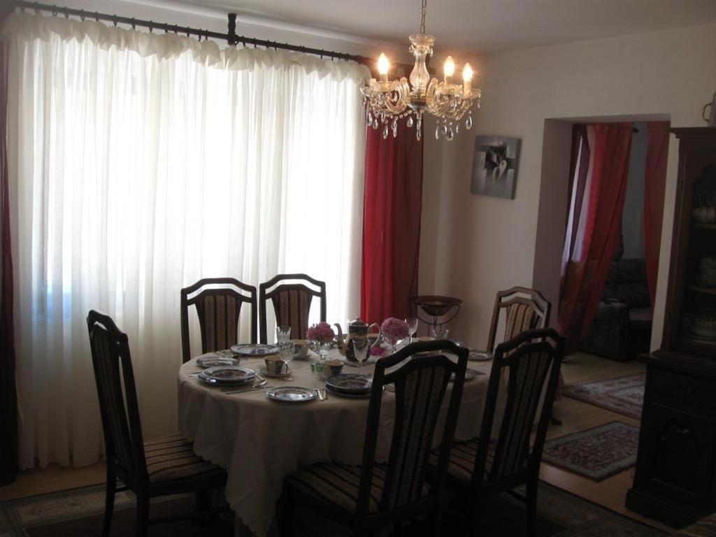 Madam Svetlana Bed & Breakfast Tivat Ngoại thất bức ảnh
