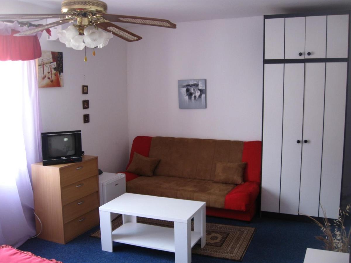 Madam Svetlana Bed & Breakfast Tivat Ngoại thất bức ảnh