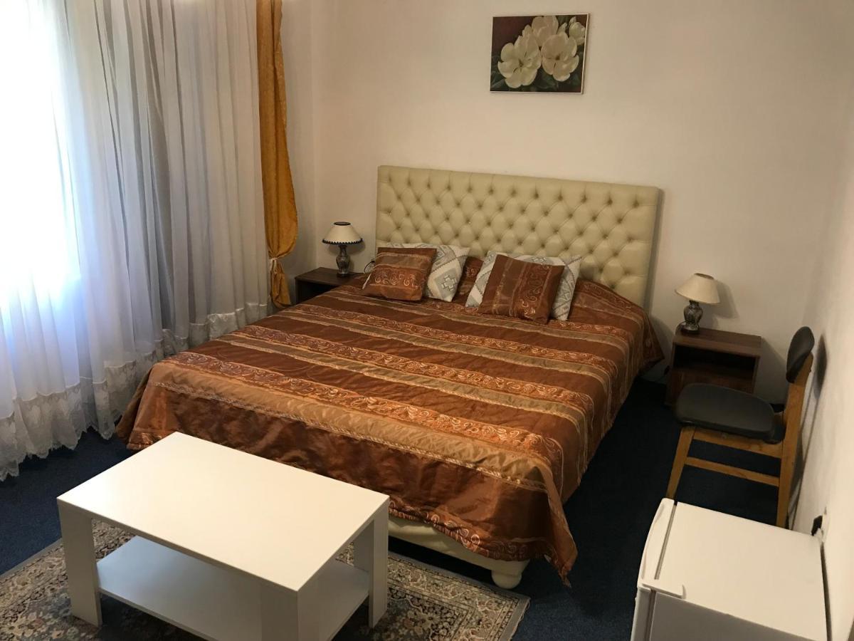 Madam Svetlana Bed & Breakfast Tivat Ngoại thất bức ảnh