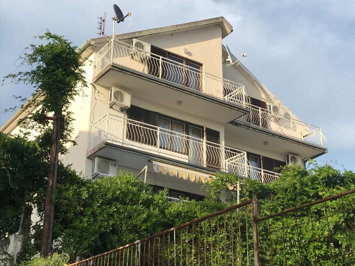 Madam Svetlana Bed & Breakfast Tivat Ngoại thất bức ảnh